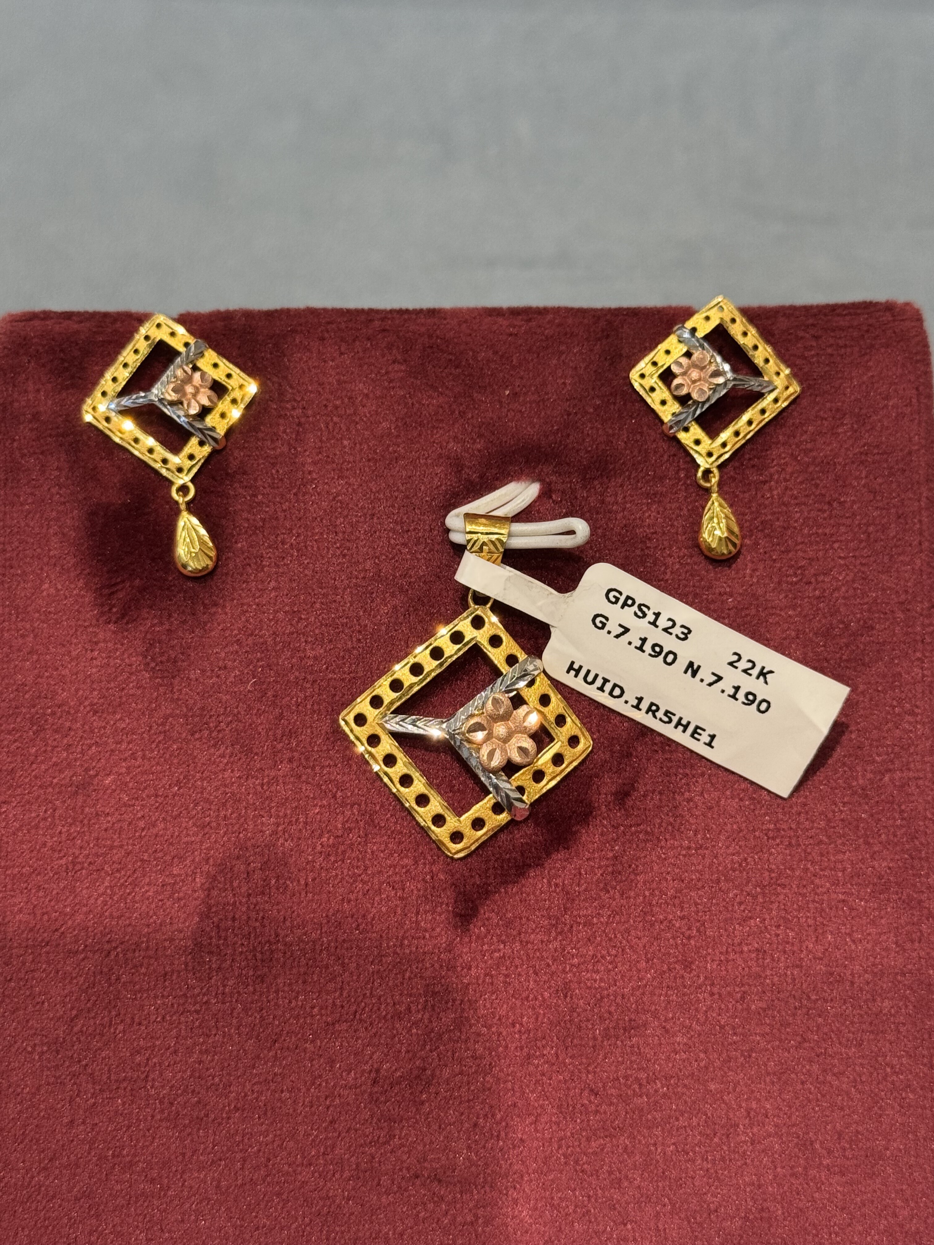 Pendant Sets