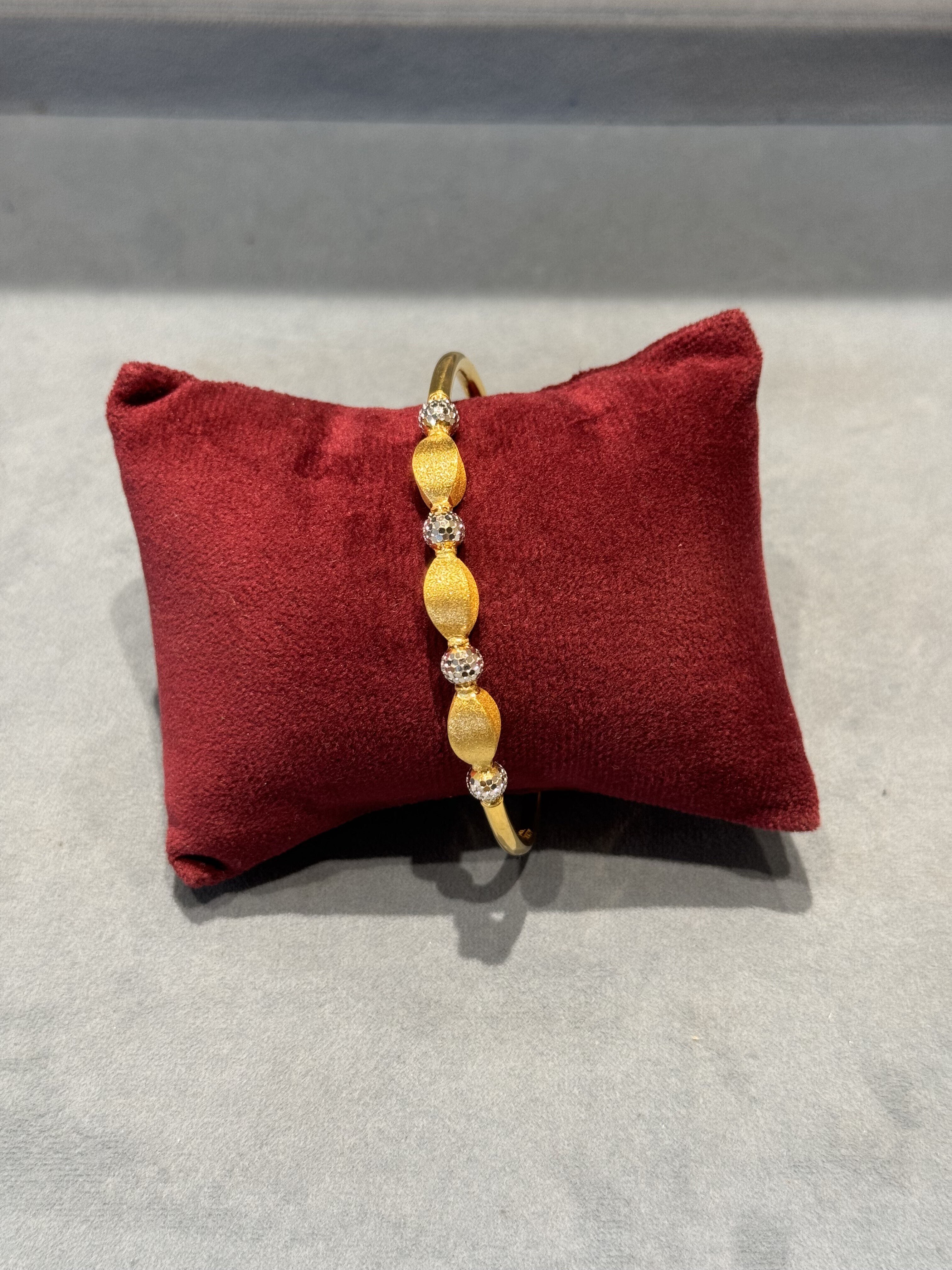 Ladies Bracelet