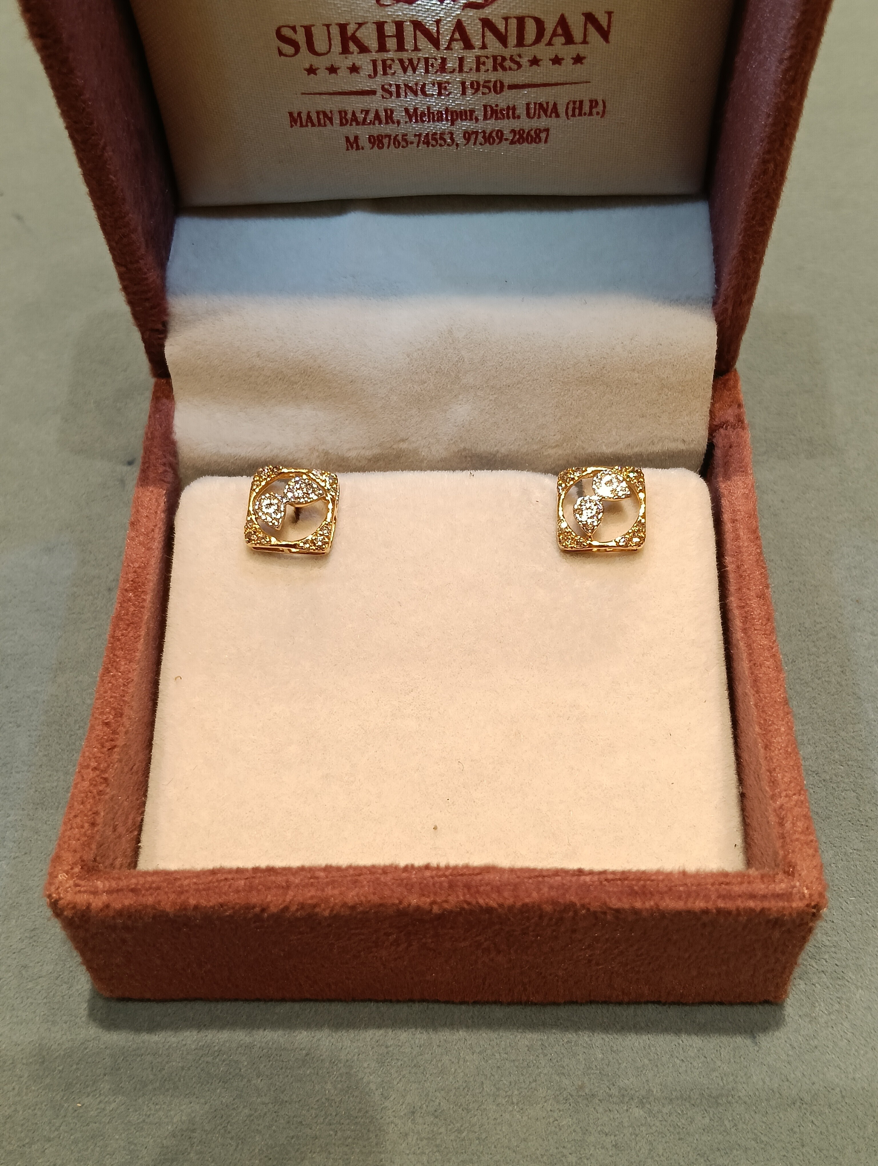Diamond Tops