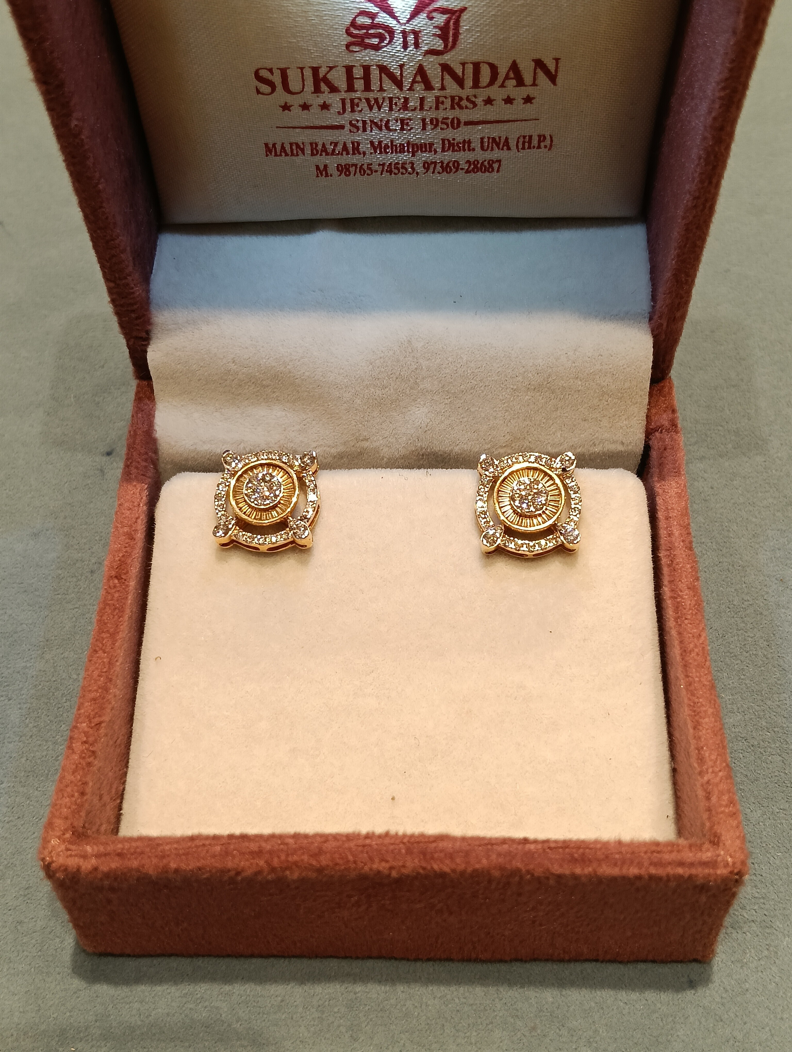 Diamond Tops
