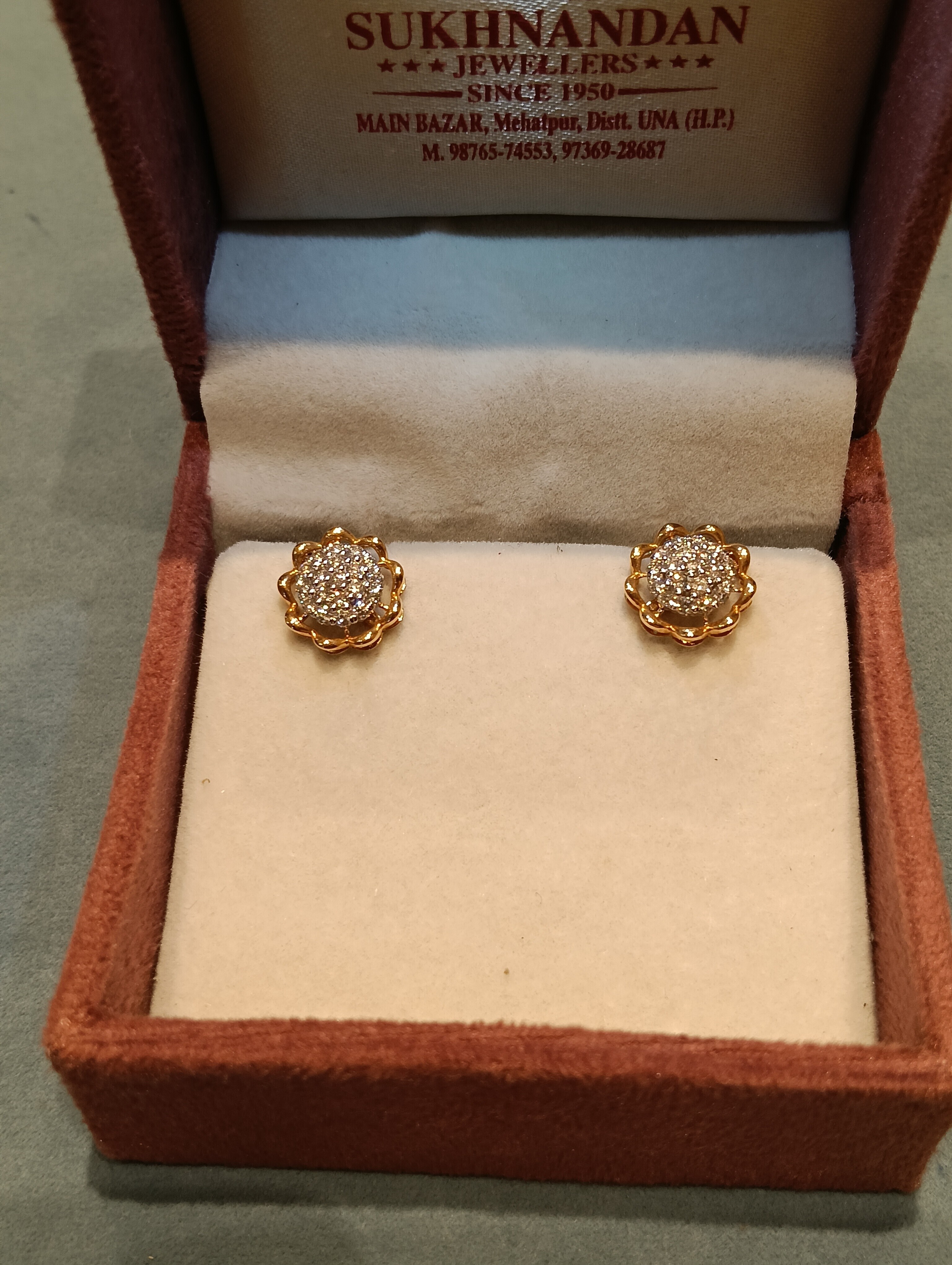 Diamond Tops