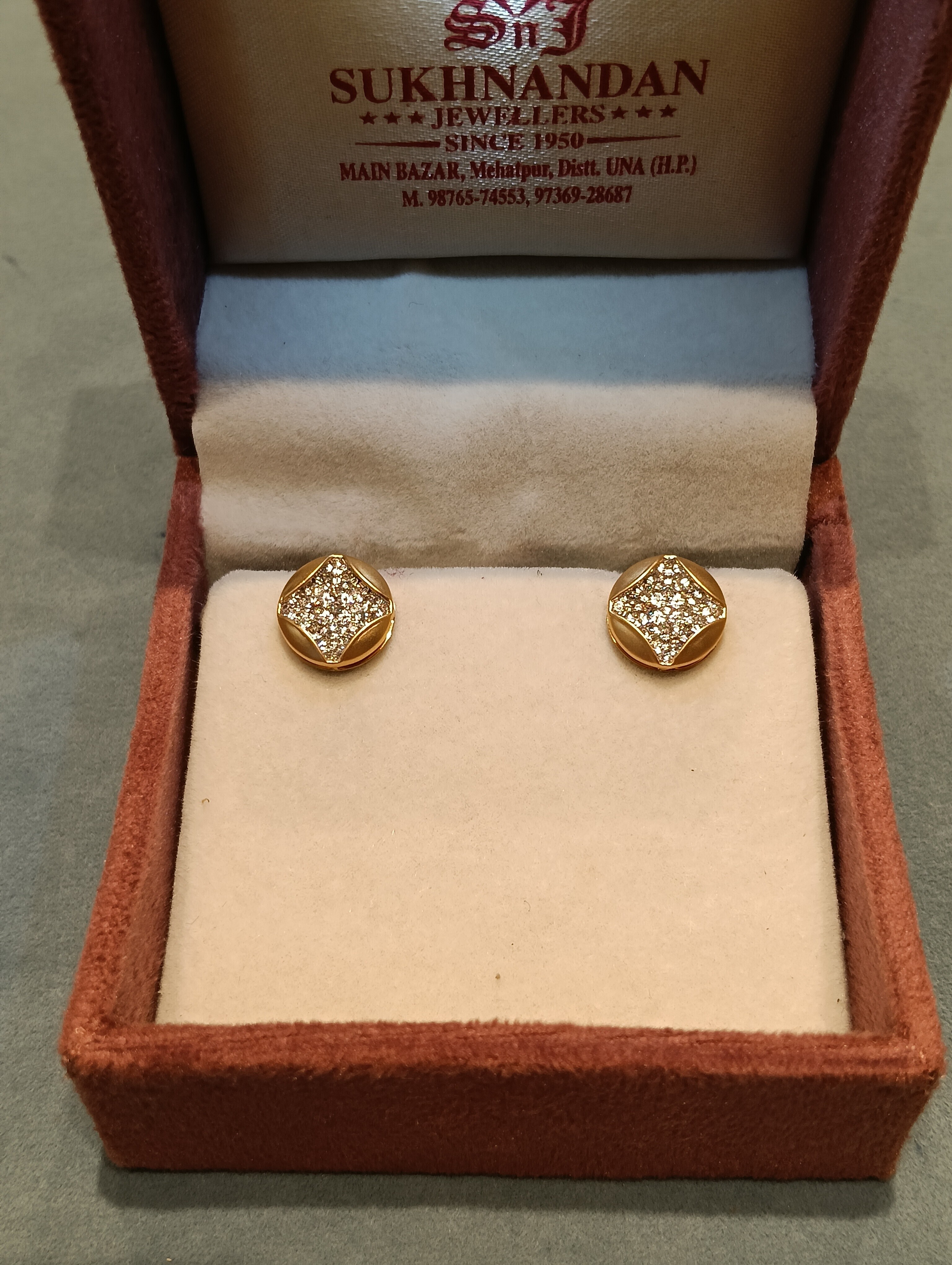 Diamond Tops