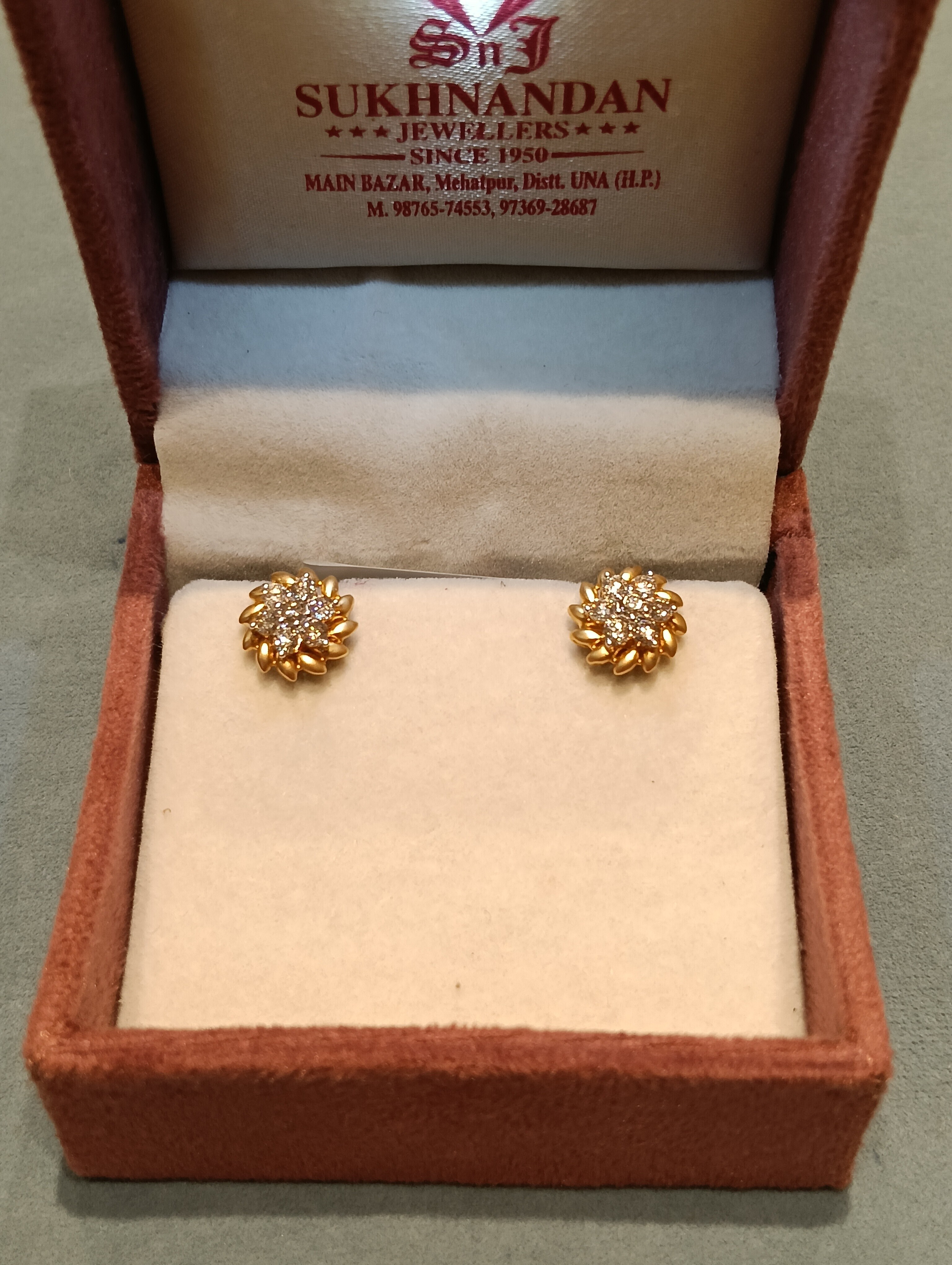 Diamond Tops