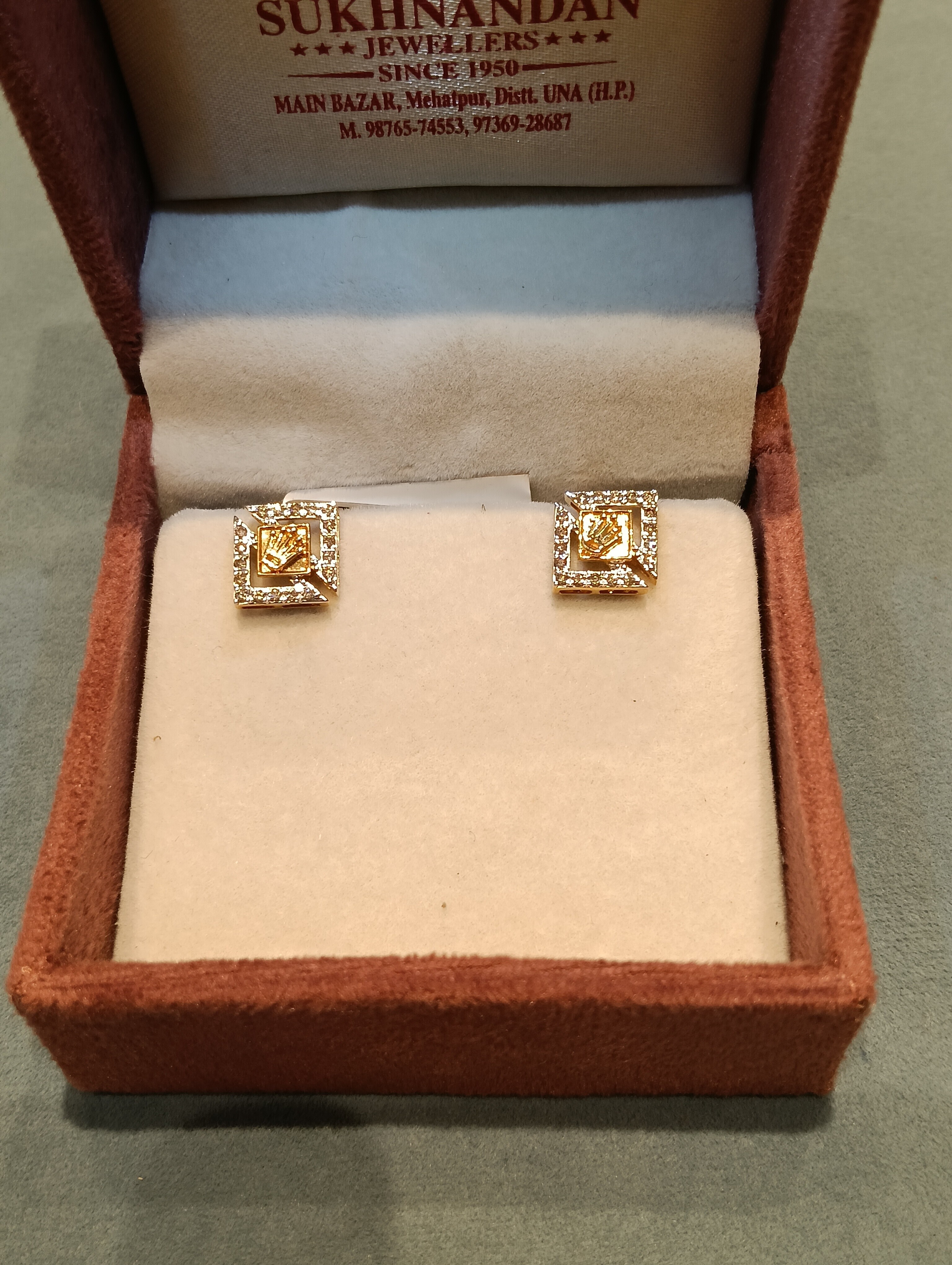 Diamond Tops