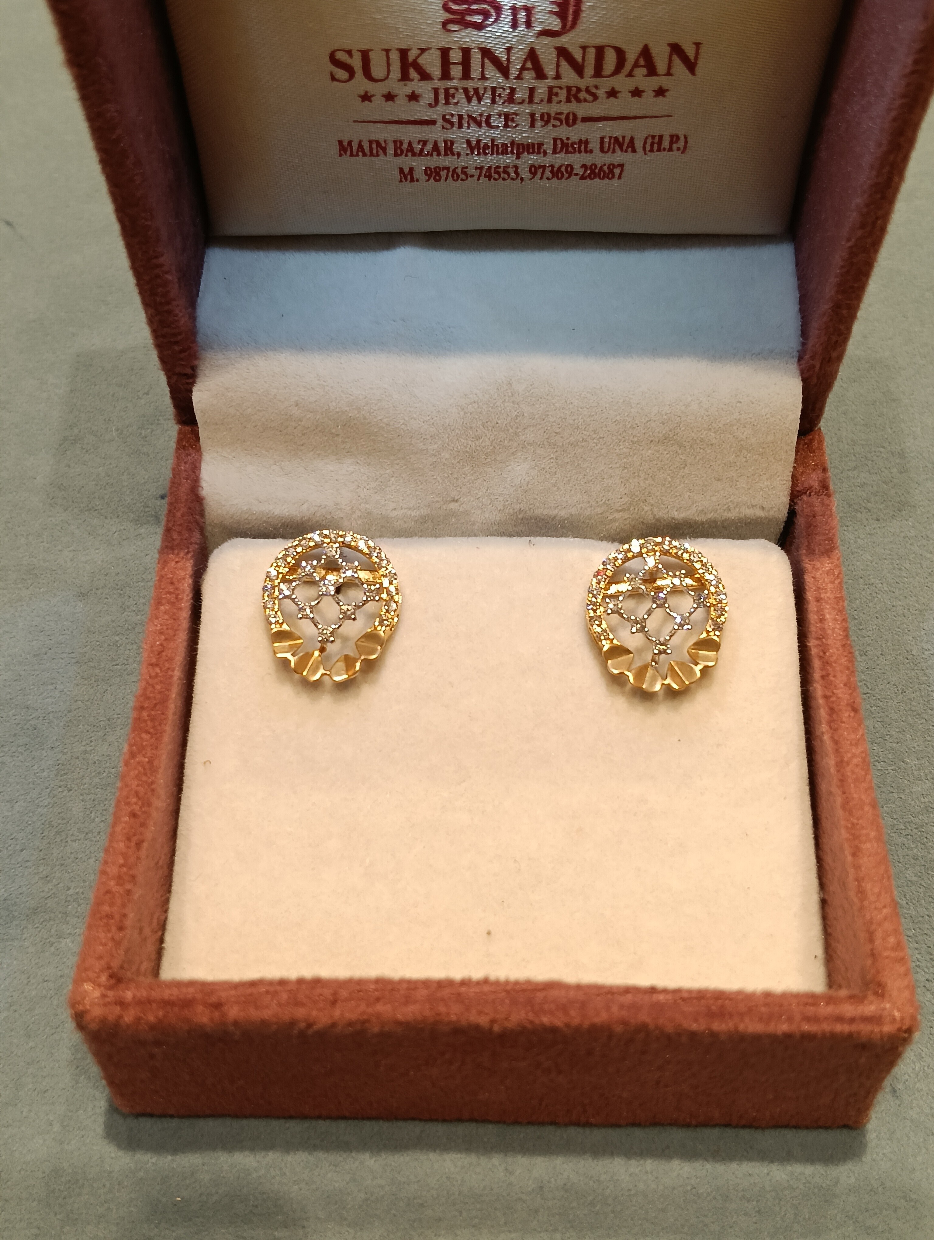 Diamond Tops
