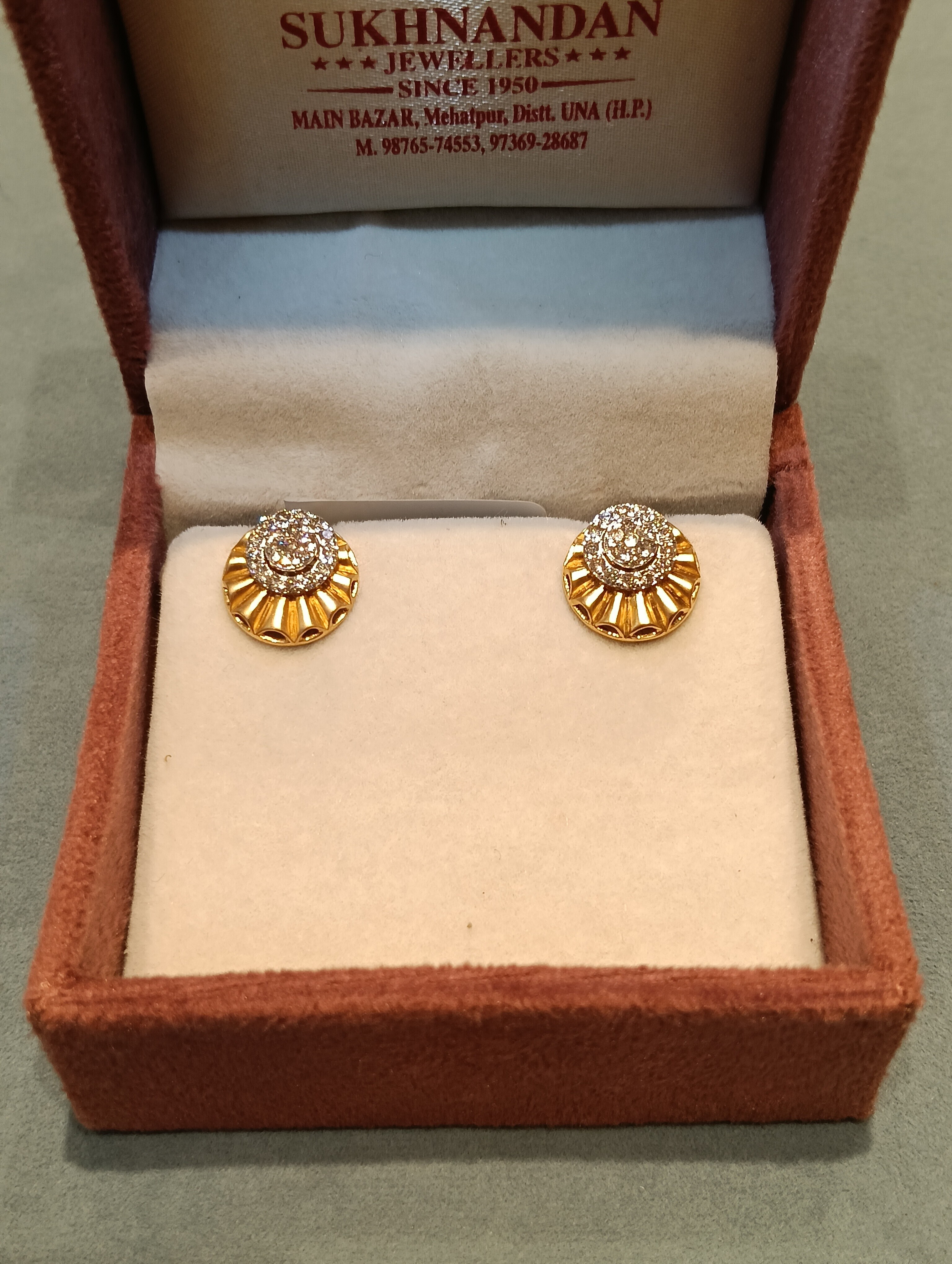 Diamond Tops