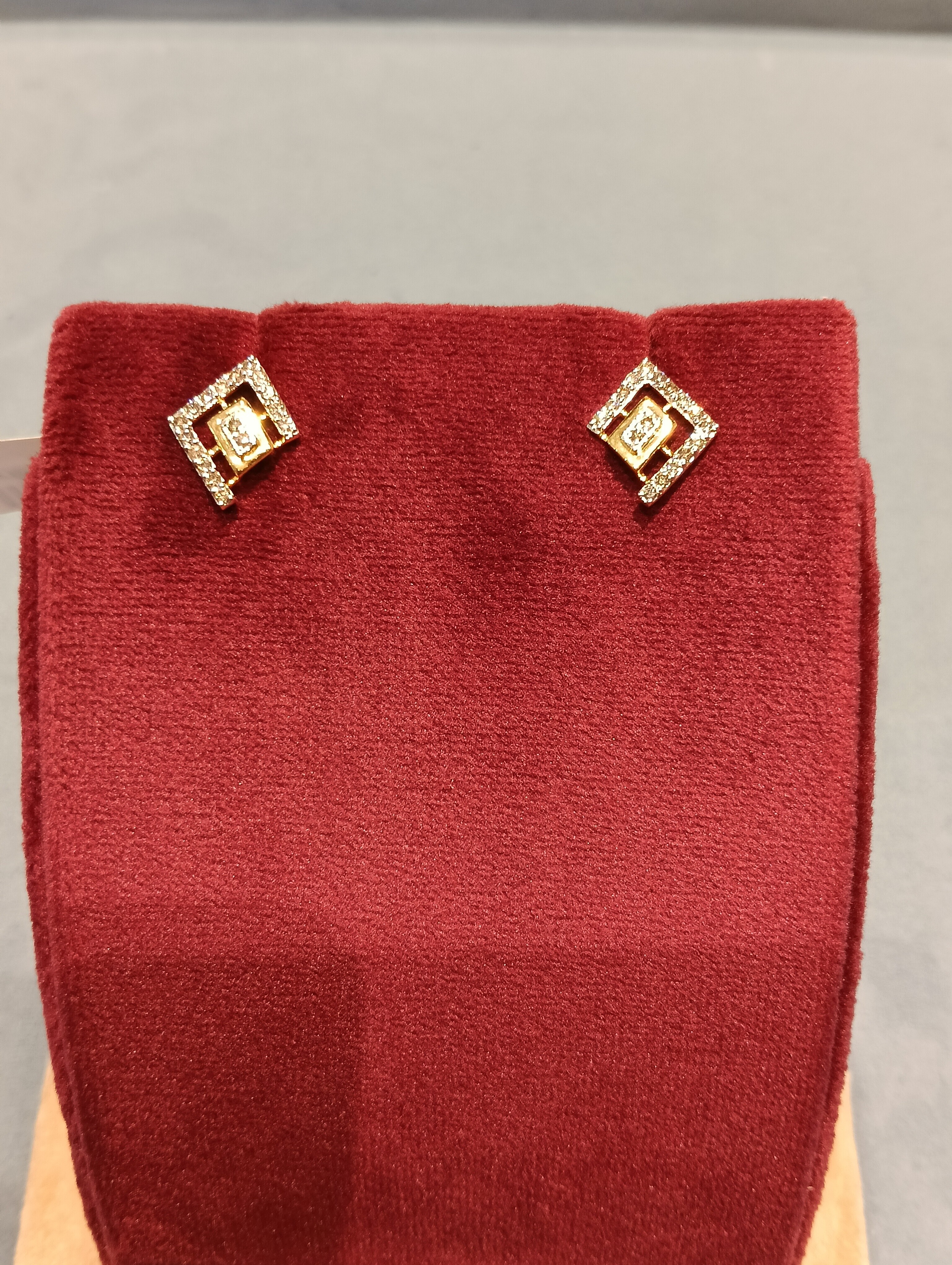 Diamond Tops