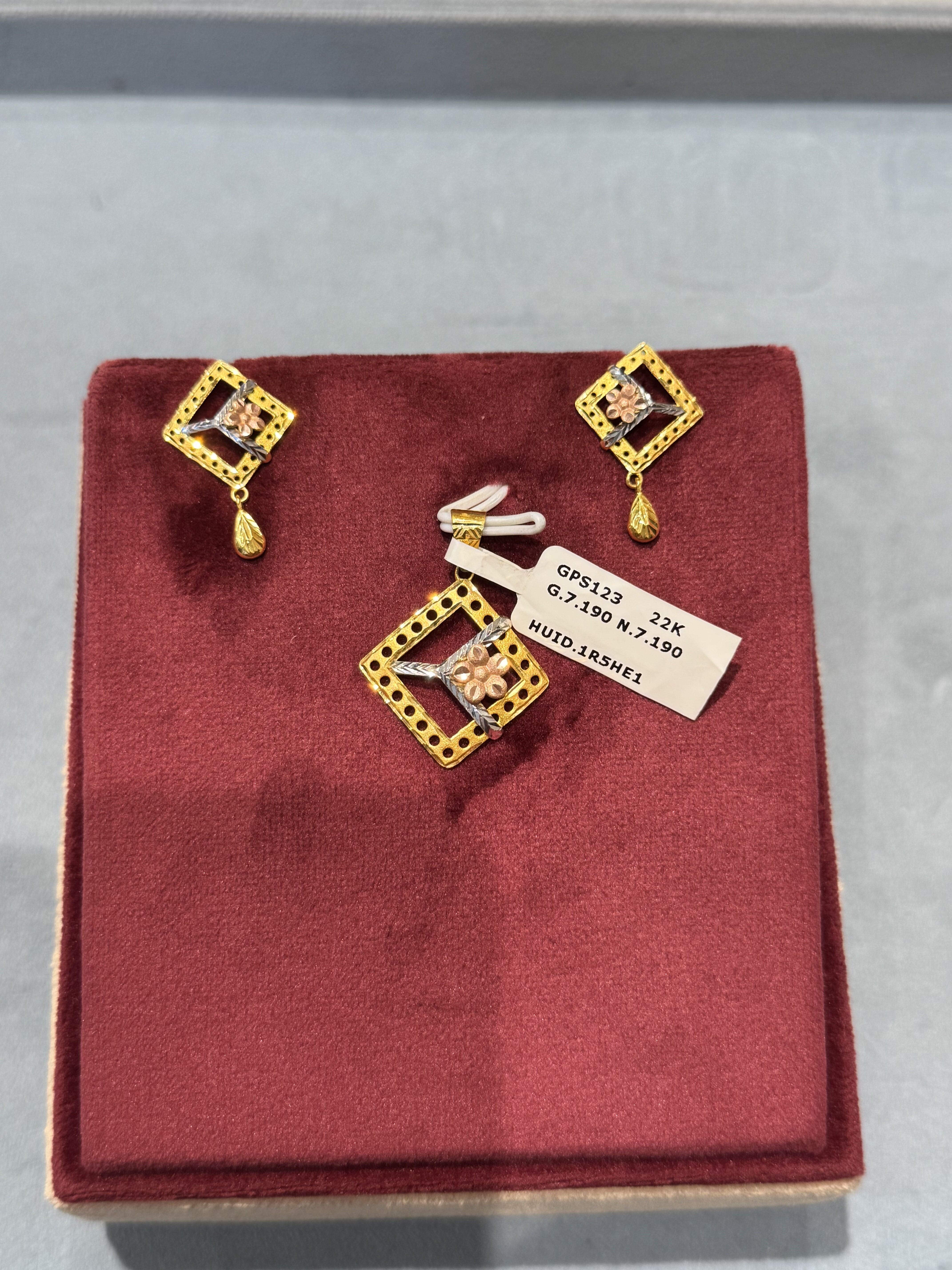 Pendant Sets