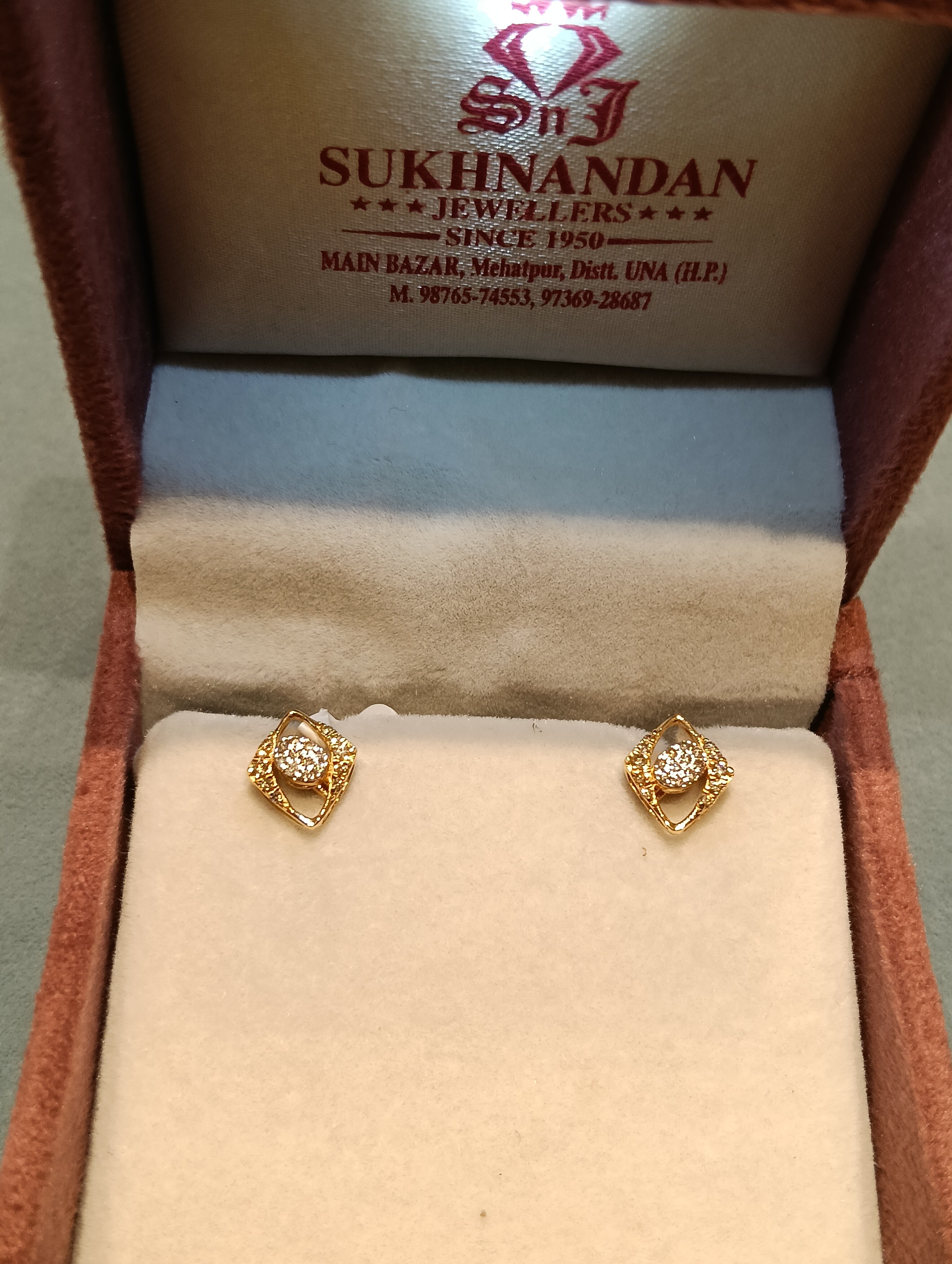 Diamond Tops