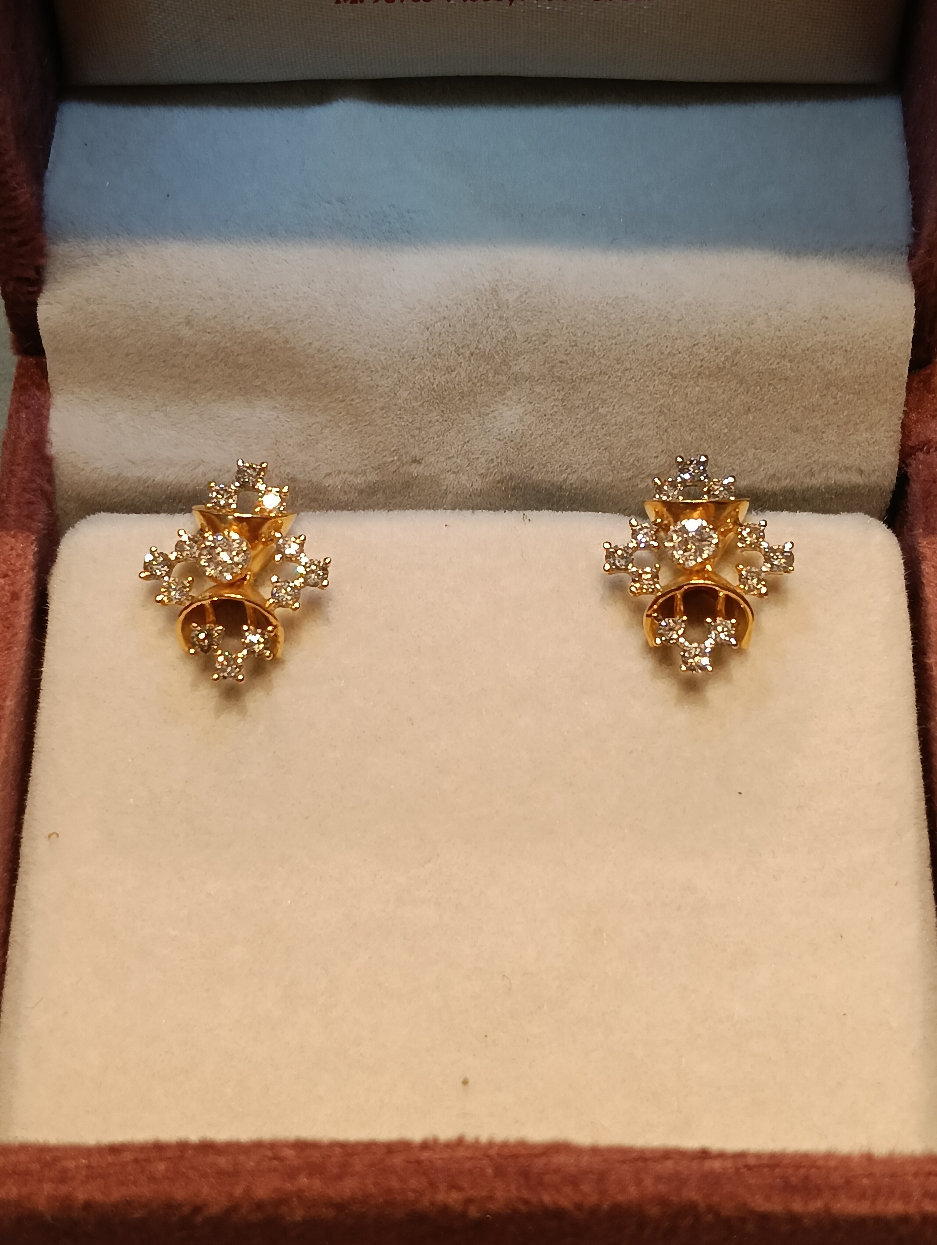 Diamond Tops