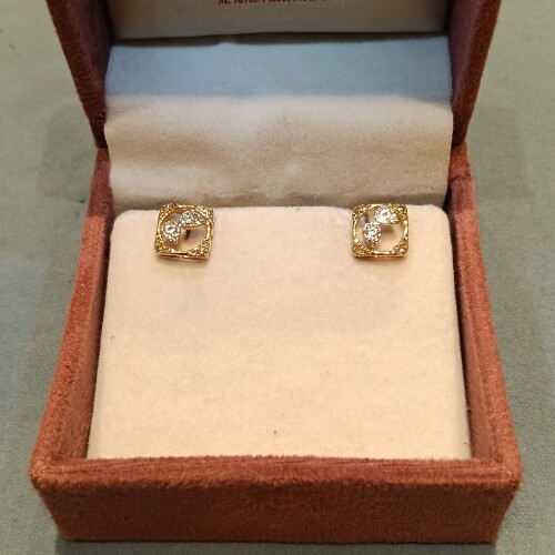 Diamond Tops