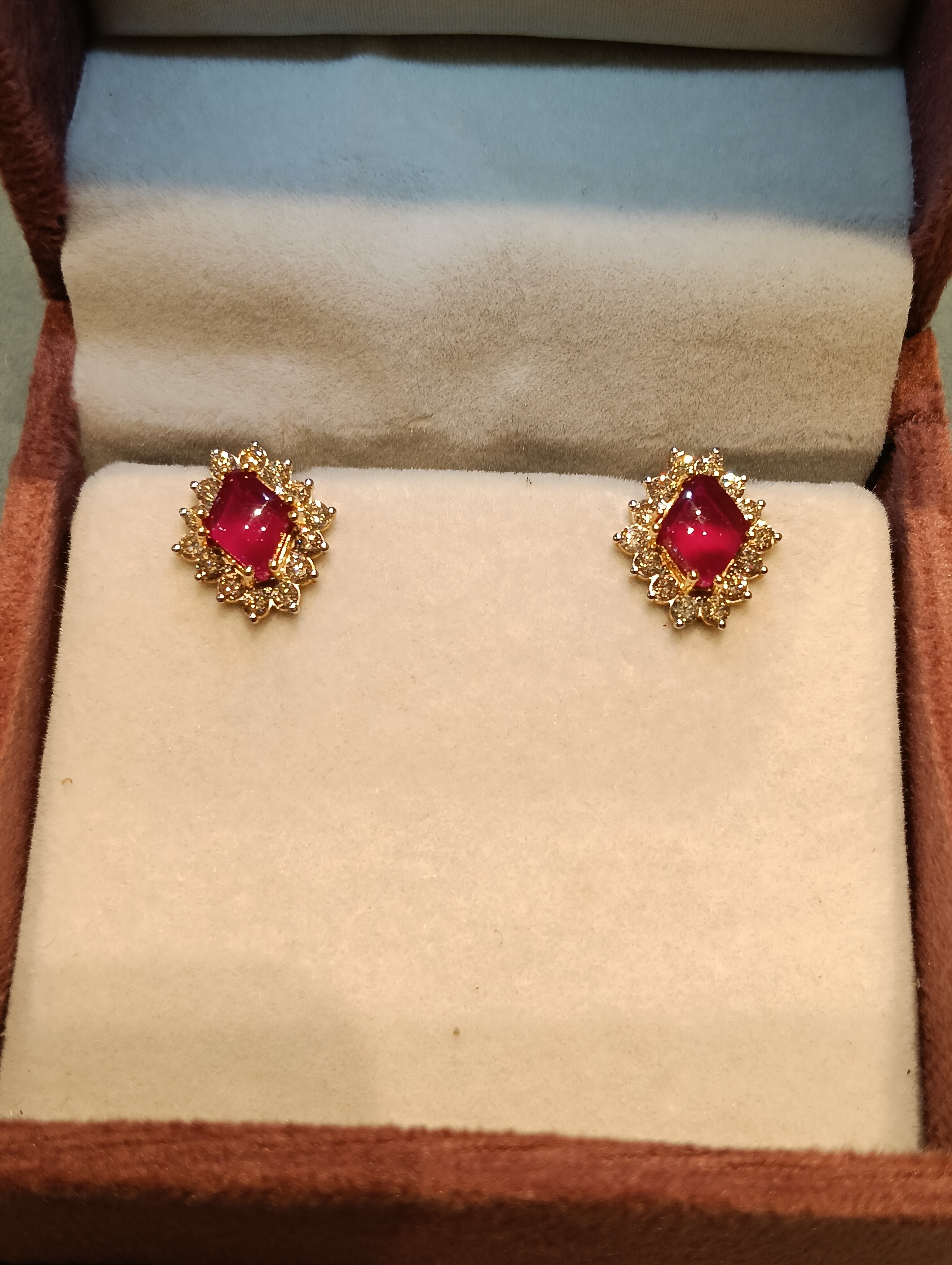 Diamond Tops