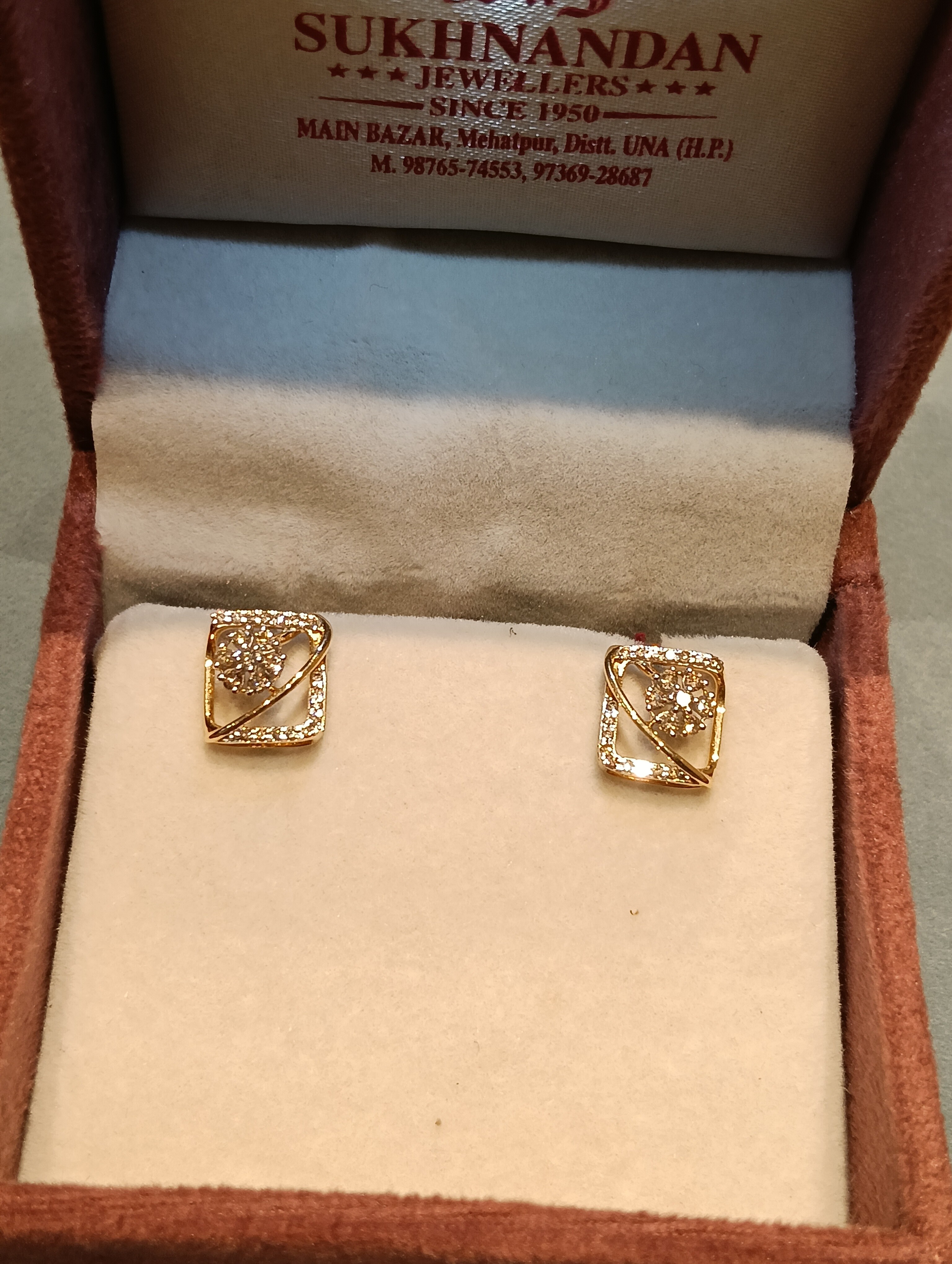 Diamond Tops