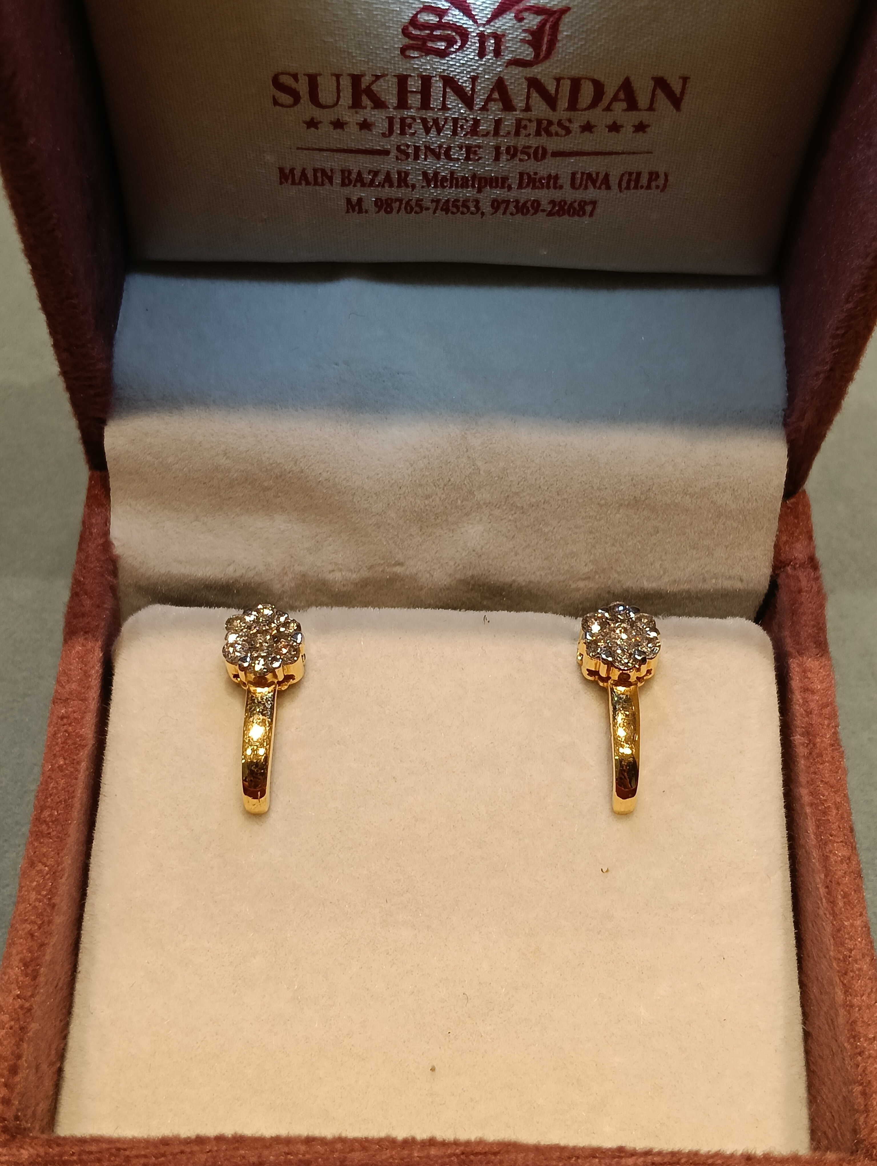 Diamond Tops