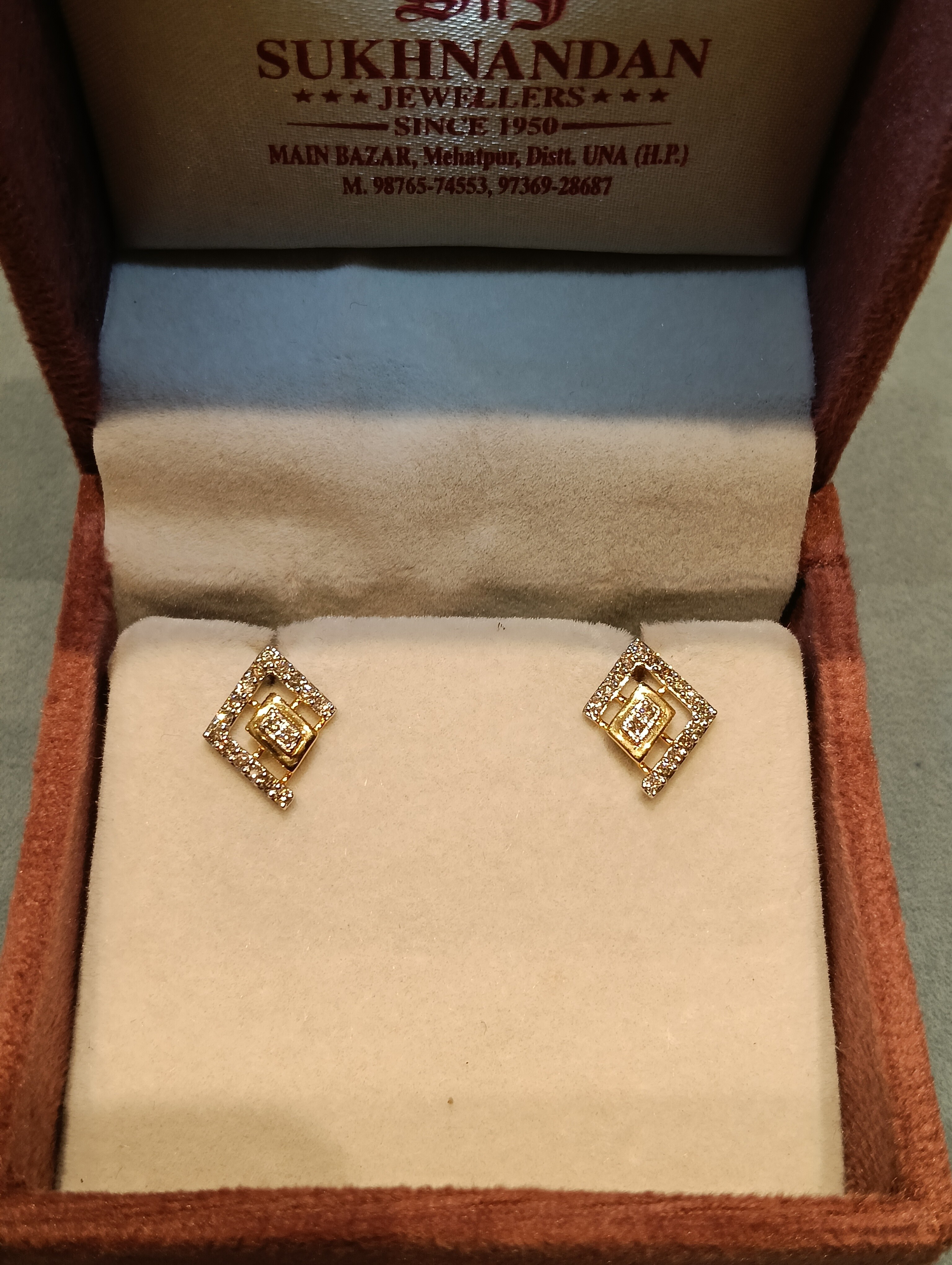 Diamond Tops