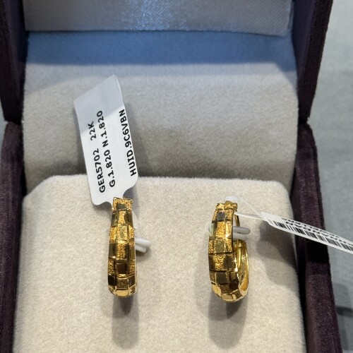 Ear rings